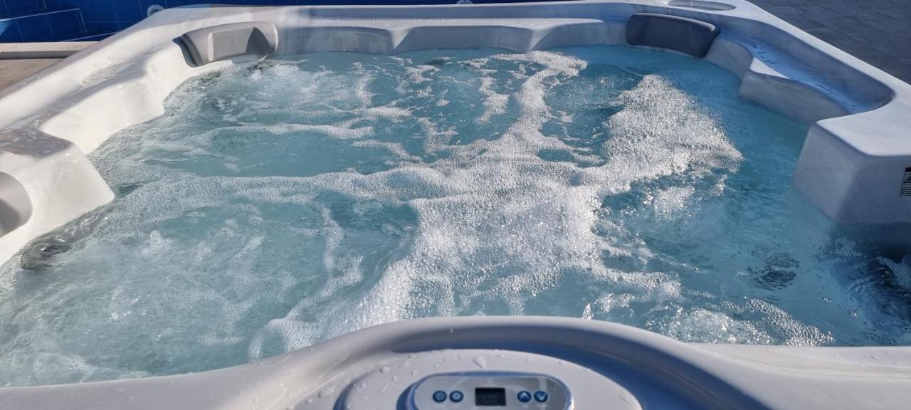 Villa Family And Friends Private Heated Pool With Jacuzzi Ζαντάρ Εξωτερικό φωτογραφία