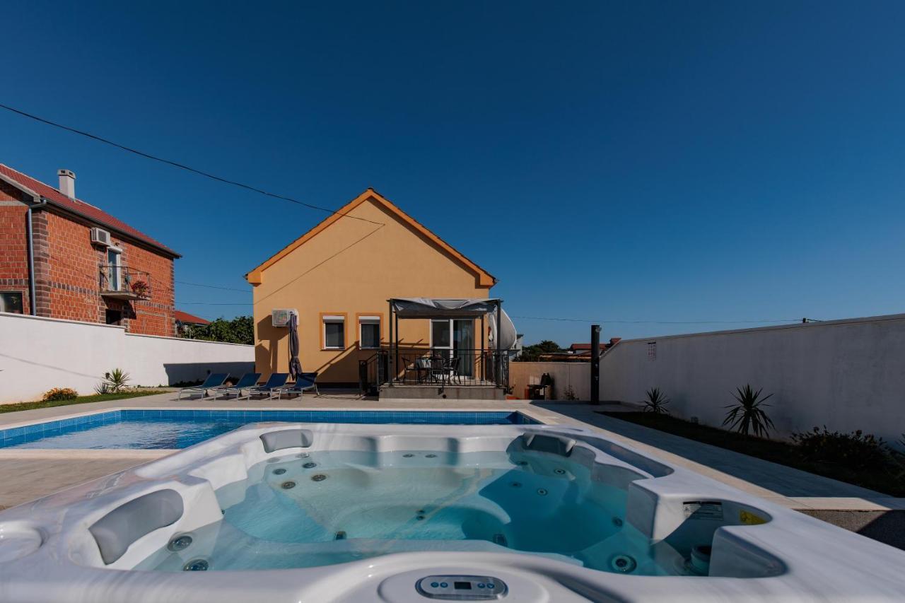 Villa Family And Friends Private Heated Pool With Jacuzzi Ζαντάρ Εξωτερικό φωτογραφία