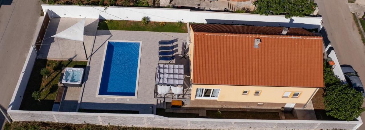 Villa Family And Friends Private Heated Pool With Jacuzzi Ζαντάρ Εξωτερικό φωτογραφία