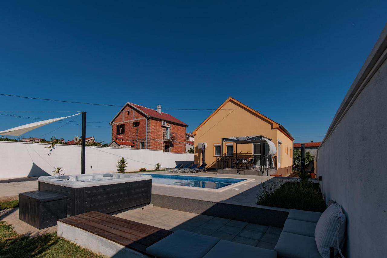 Villa Family And Friends Private Heated Pool With Jacuzzi Ζαντάρ Εξωτερικό φωτογραφία